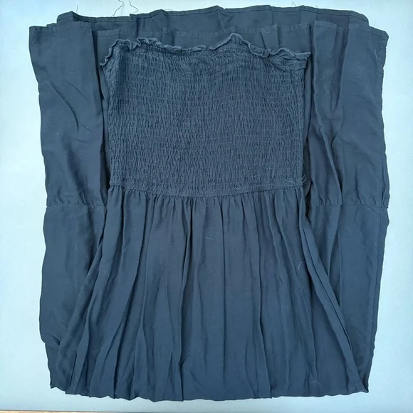 Zesica Black Strapless Smocked Maxi Dress - Size Large - Picture 1 of 3